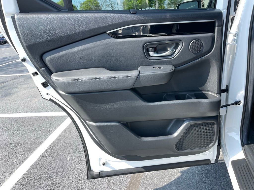 Certified 2025 Honda Pilot Touring image 35