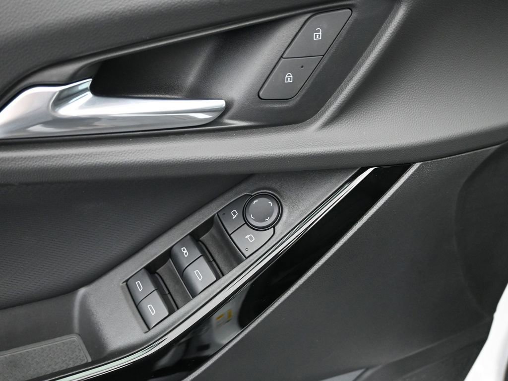 New 2025 Chevrolet Equinox LT w/ Safety and Technology Package image 21