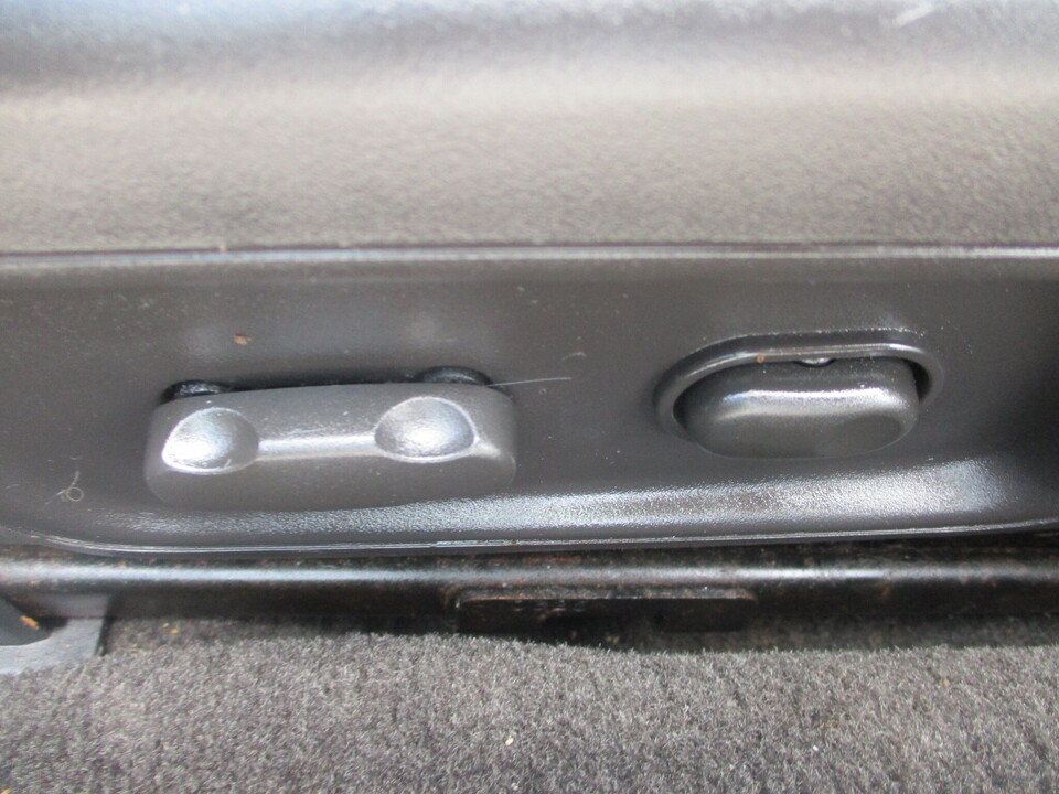 Used 2005 Buick LaCrosse CXS w/ Gold Convenience Package FWD image 25