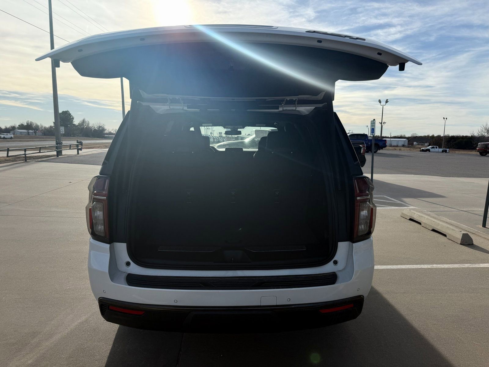 Used 2021 Chevrolet Tahoe RST w/ Luxury Package RWD image 5