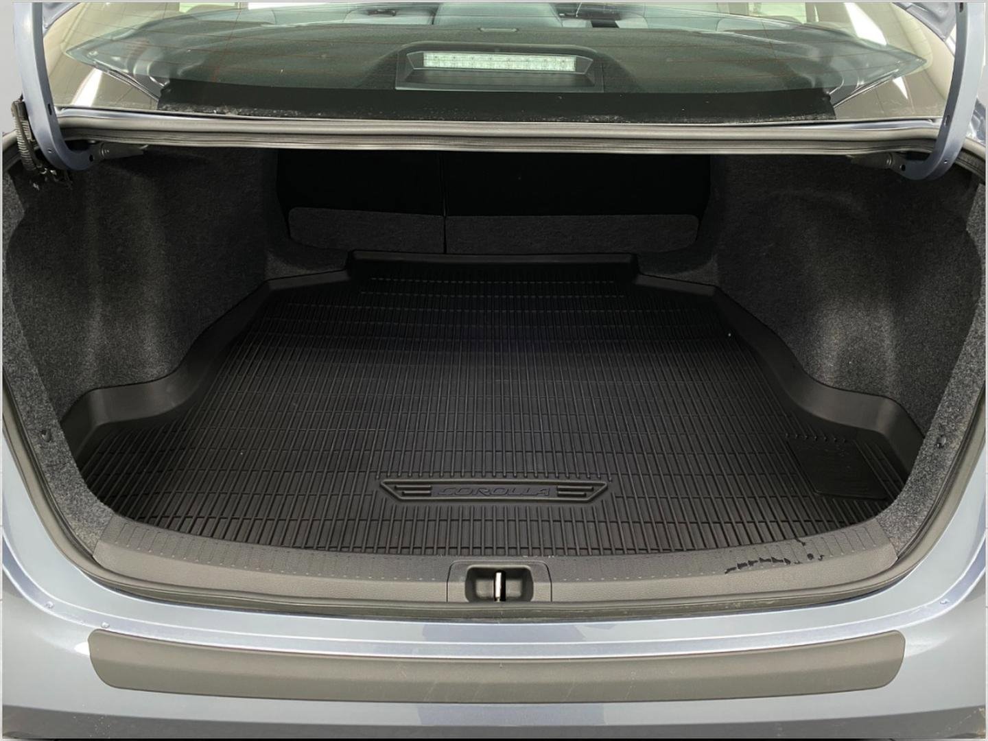 Used 2026 Toyota Corolla SE w/ SE Package image 6