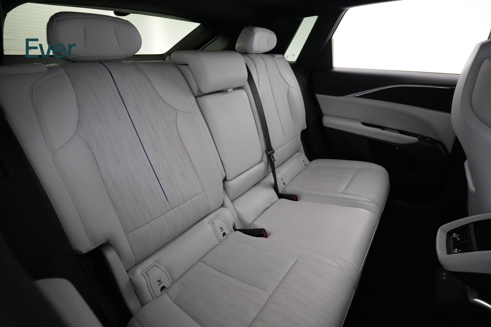 Used 2024 Cadillac Lyriq Sport RWD image 5