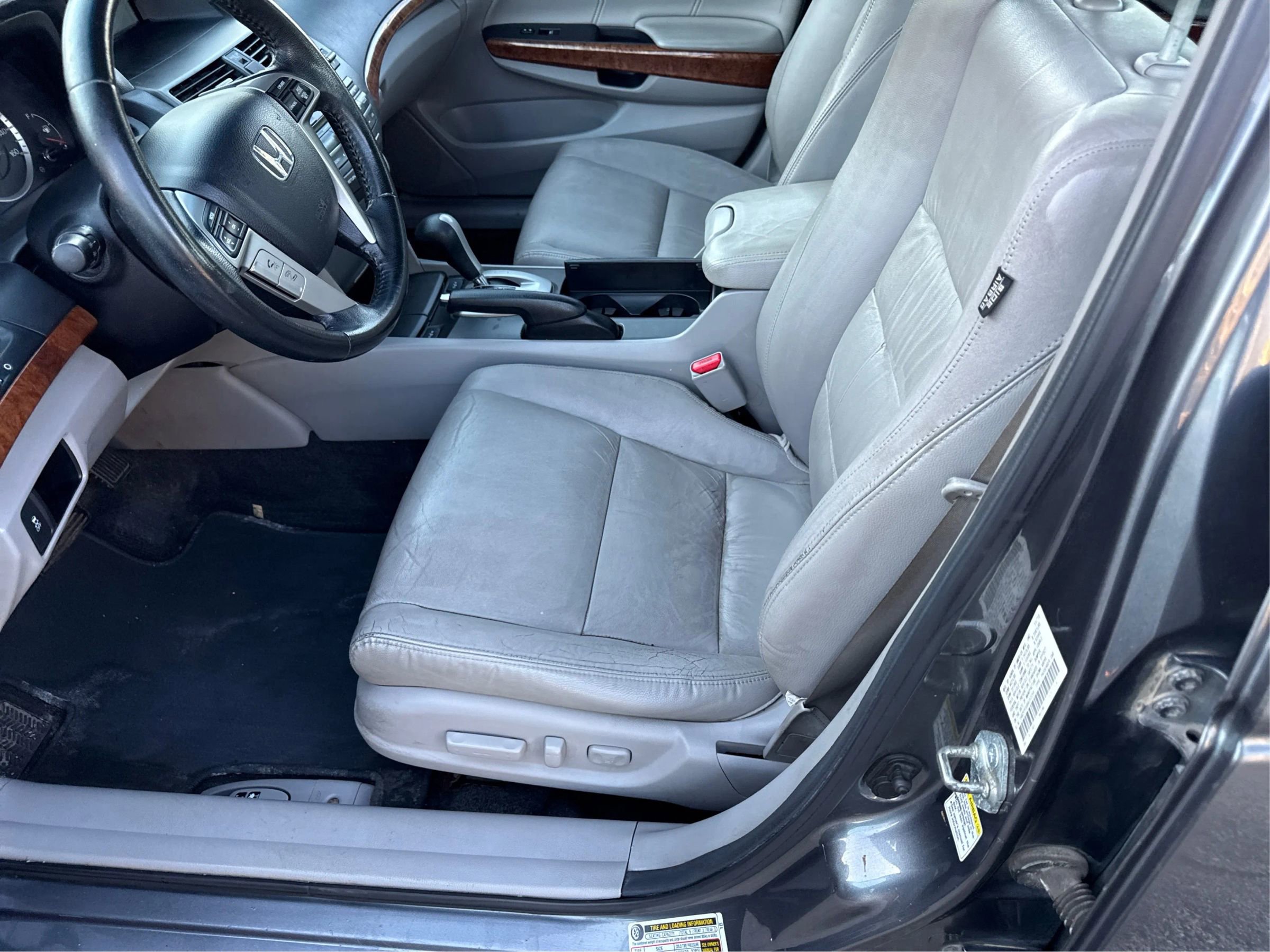 Used 2011 Honda Accord EX-L image 10