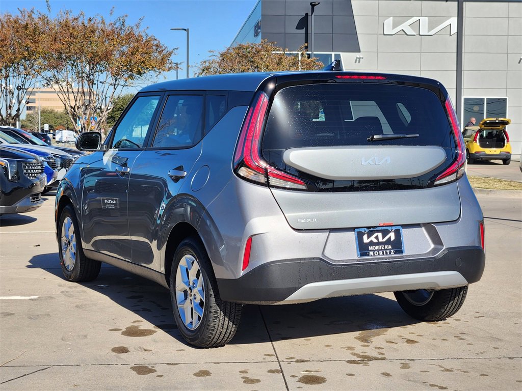 New 2025 Kia Soul LX w/ LX Technology Package image 3