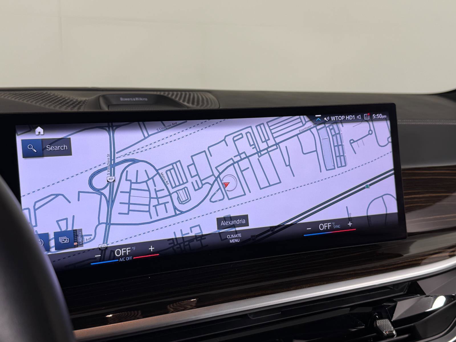 Used 2023 BMW X7 M60i w/ Executive Package image 13