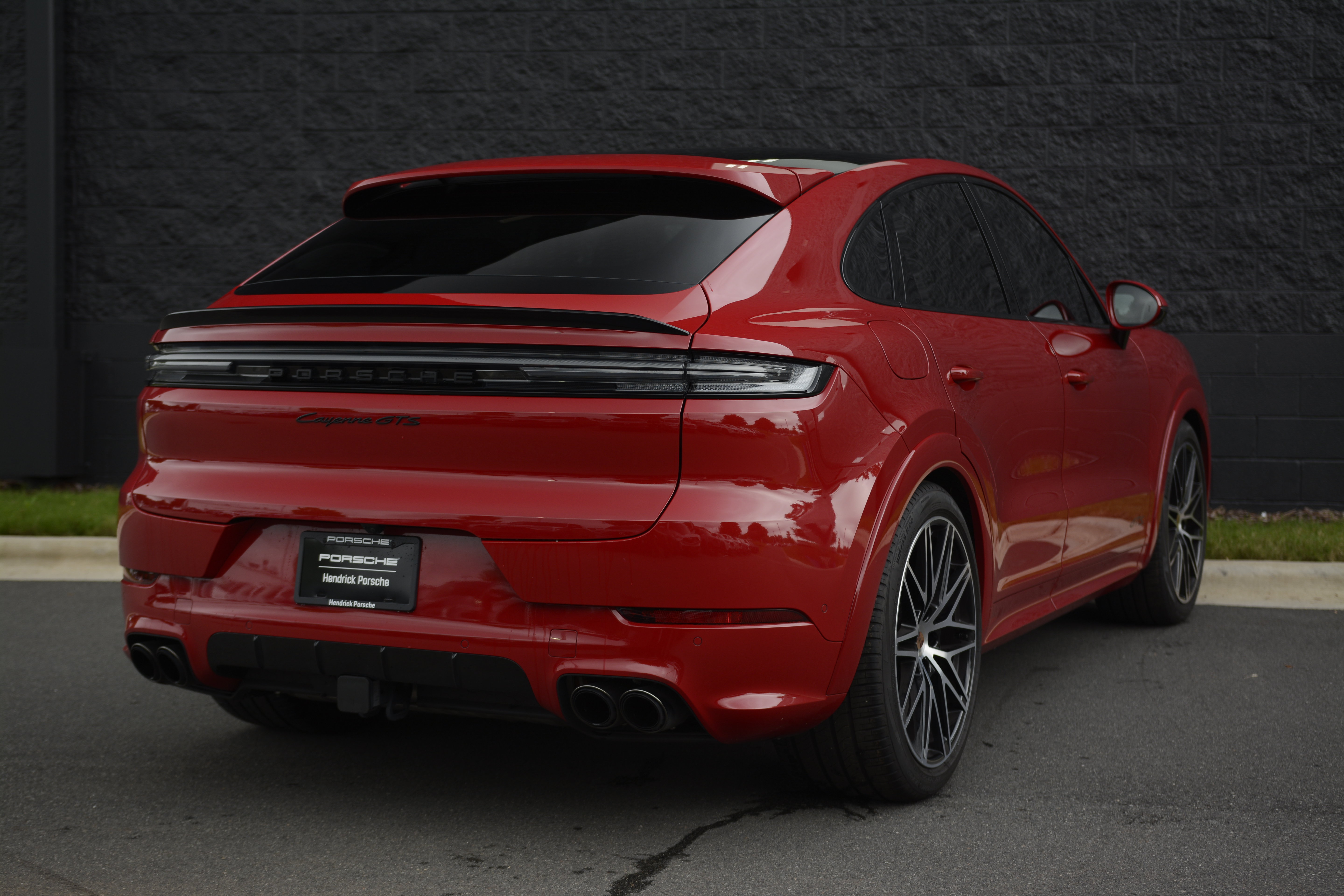 Certified 2025 Porsche Cayenne GTS AWD/4WD image 7