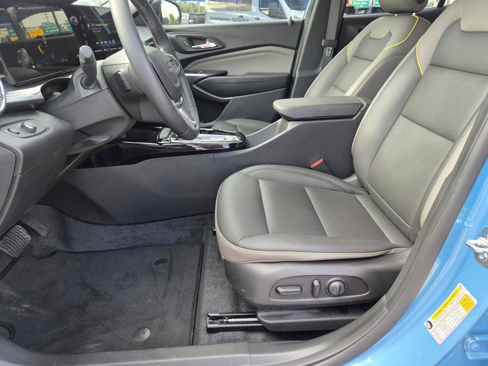 Used 2025 Chevrolet Trax ACTIV w/ Driver Confidence Package FWD image 17