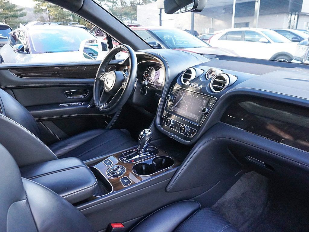 Used 2019 Bentley Bentayga AWD/4WD image 36