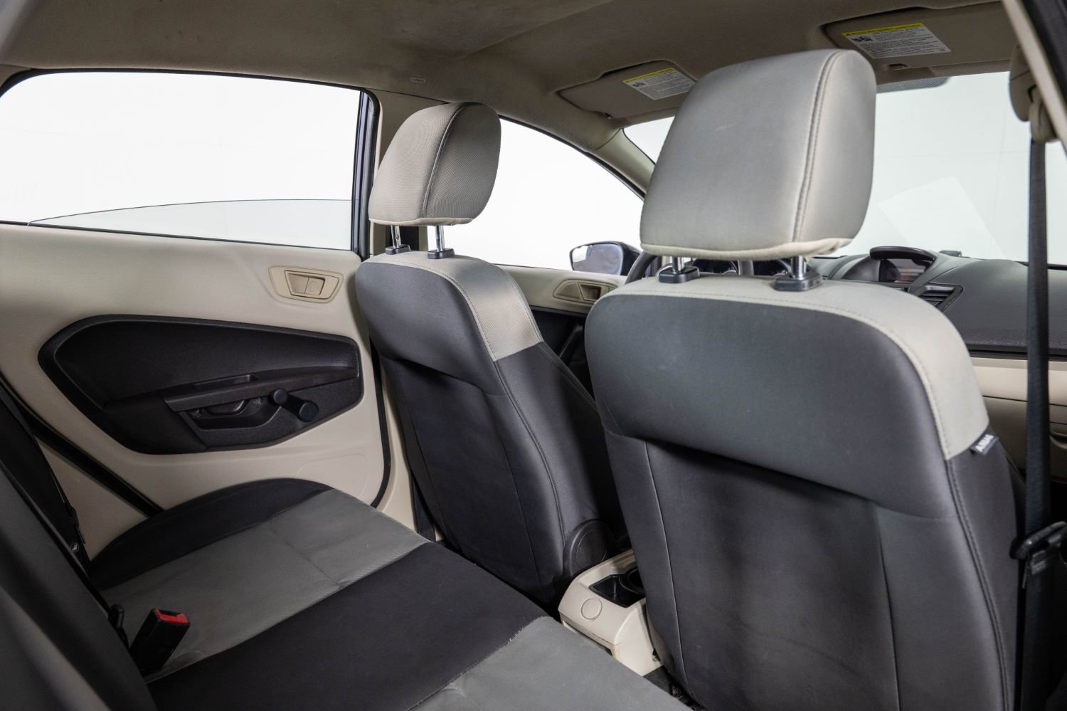 Used 2012 Ford Fiesta S image 21