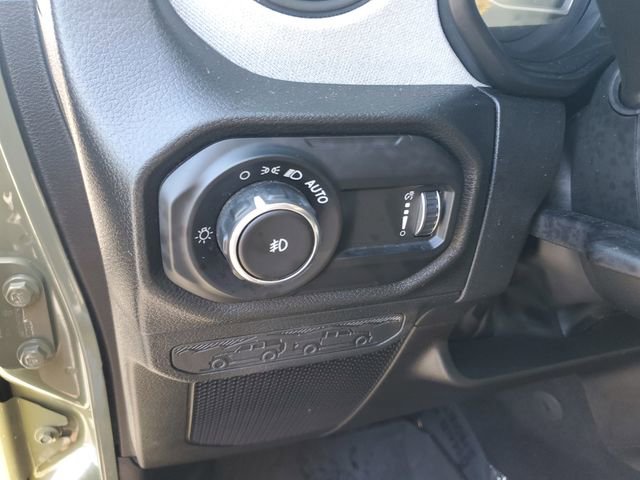 Used 2025 Jeep Wrangler Sport image 18