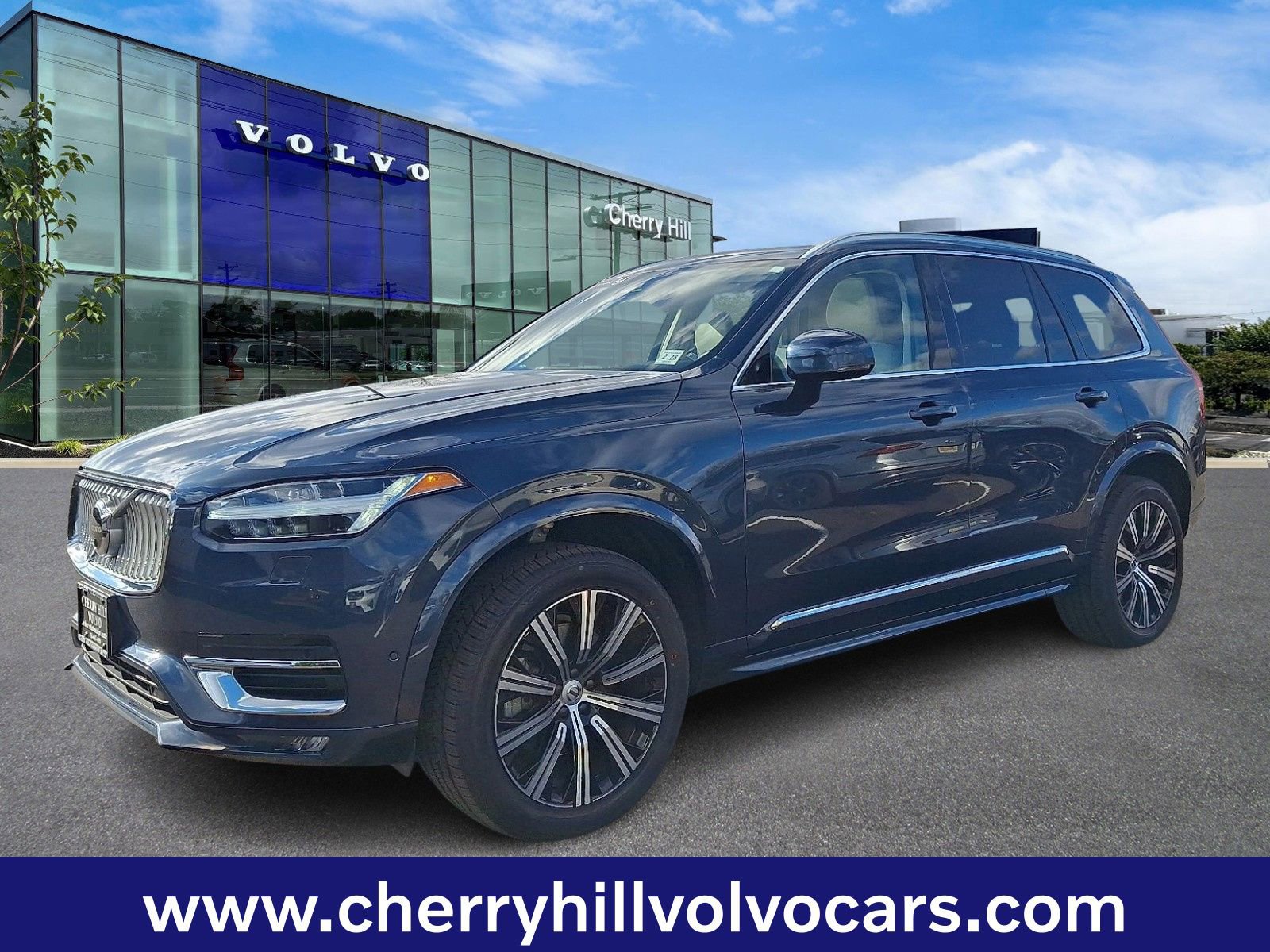 Certified 2023 Volvo XC90 B6 Plus image 3