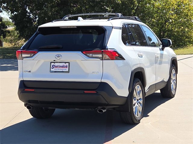 Used 2024 Toyota RAV4 XLE Premium image 8