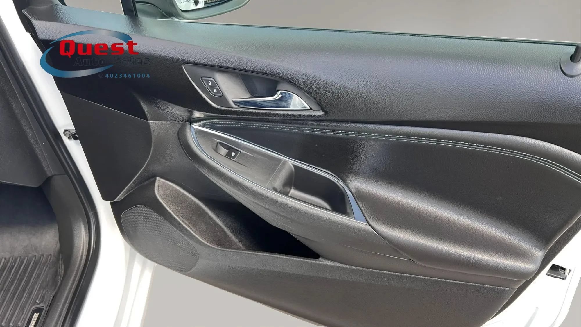Used 2018 Chevrolet Cruze Premier FWD image 13