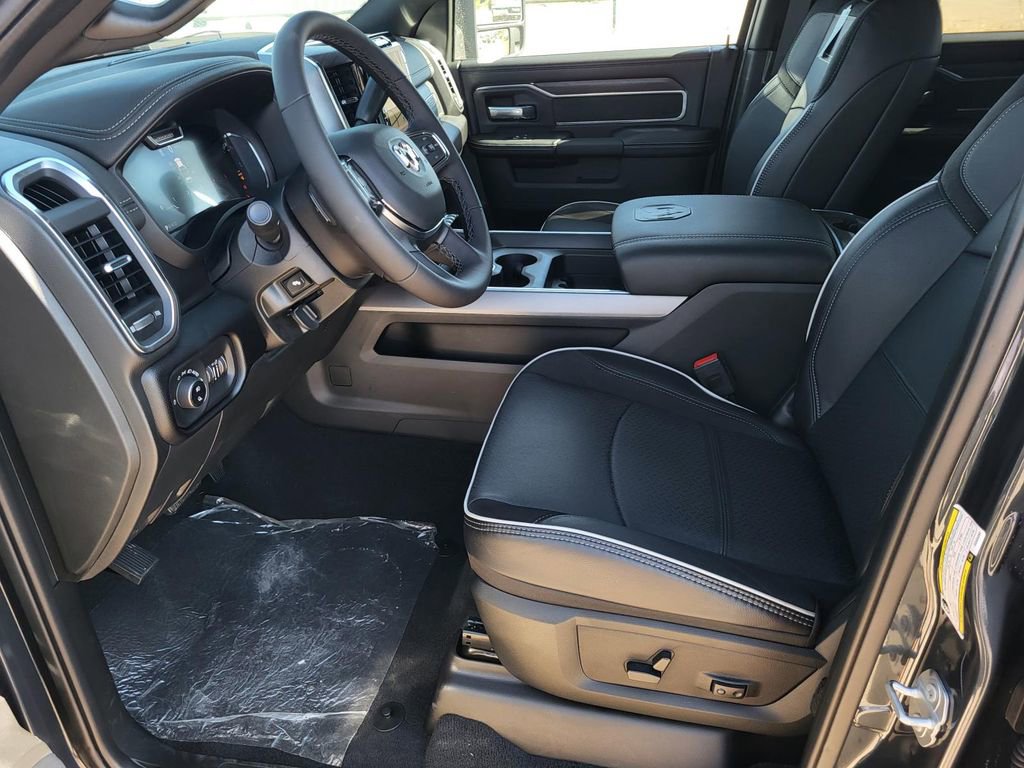 Used 2025 RAM 2500 Laramie w/ Sport Appearance Package AWD/4WD image 9