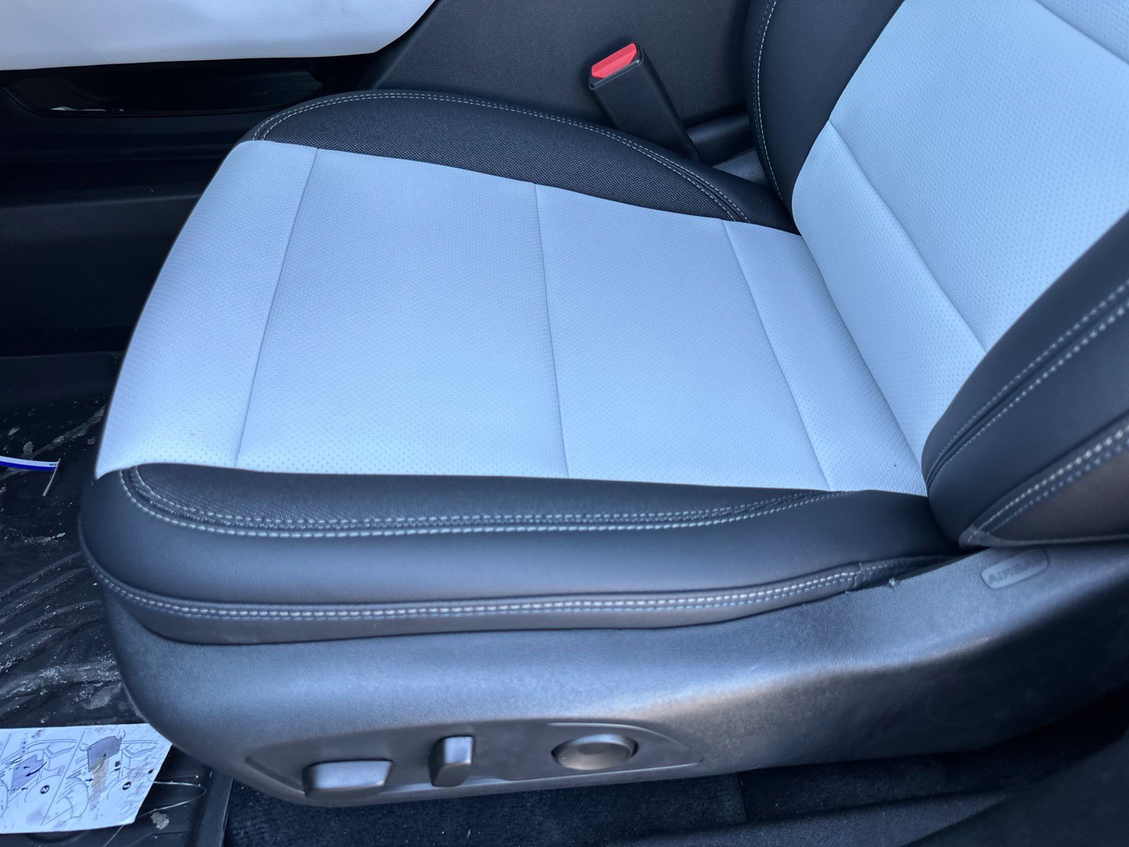 New 2026 Chevrolet Equinox EV LT FWD image 18