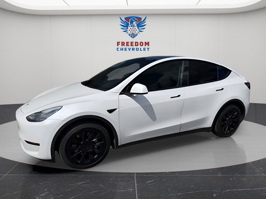 Used 2022 Tesla Model Y Long Range AWD/4WD image 2