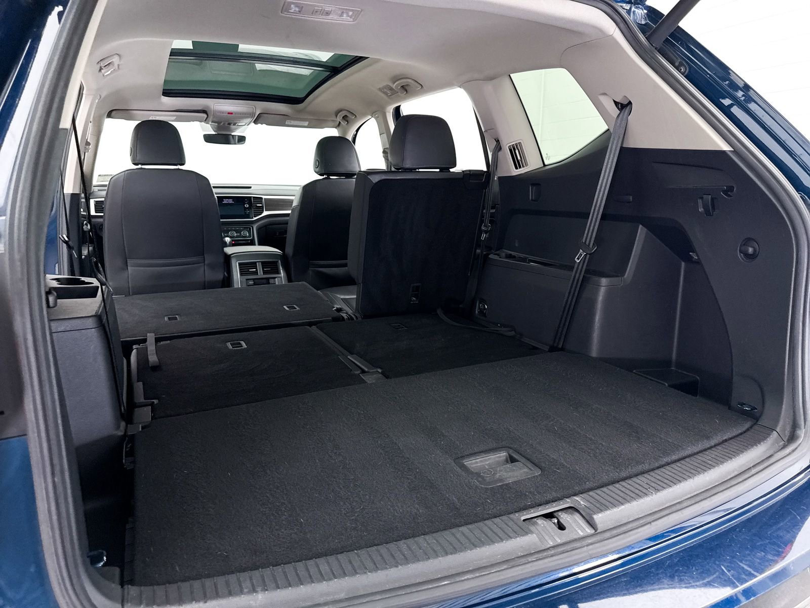 Used 2018 Volkswagen Atlas SEL FWD image 33