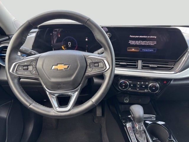 Used 2025 Chevrolet Trax LT w/ LT Convenience Package FWD image 20