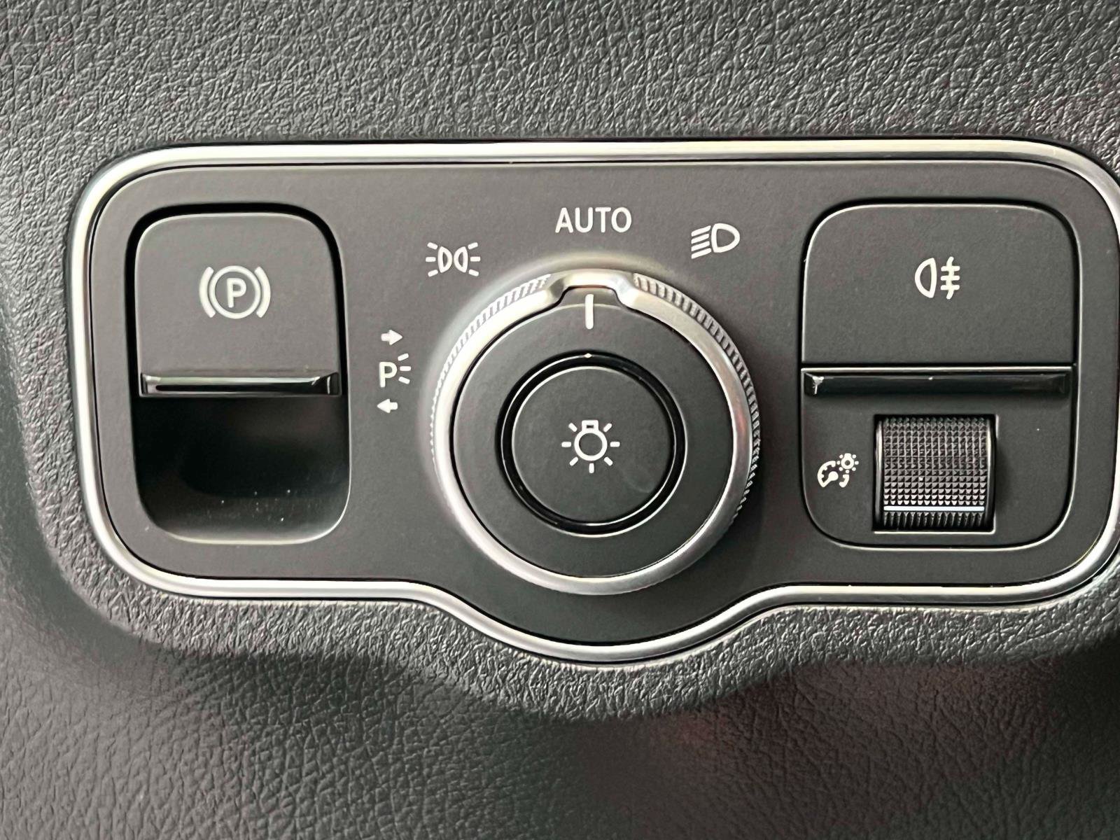 Certified 2025 Mercedes-Benz GLA 250 4MATIC image 14