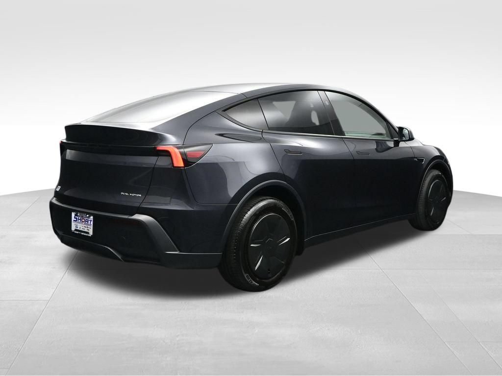 Used 2026 Tesla Model Y AWD image 5