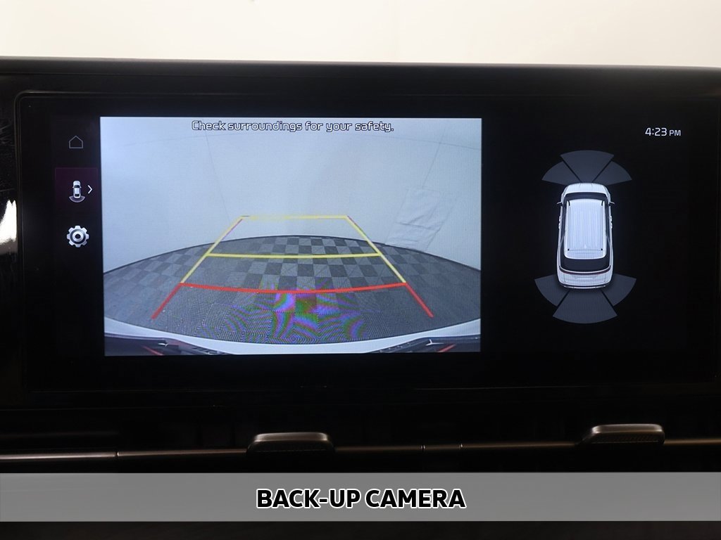 Used 2023 Kia Carnival EX image 6