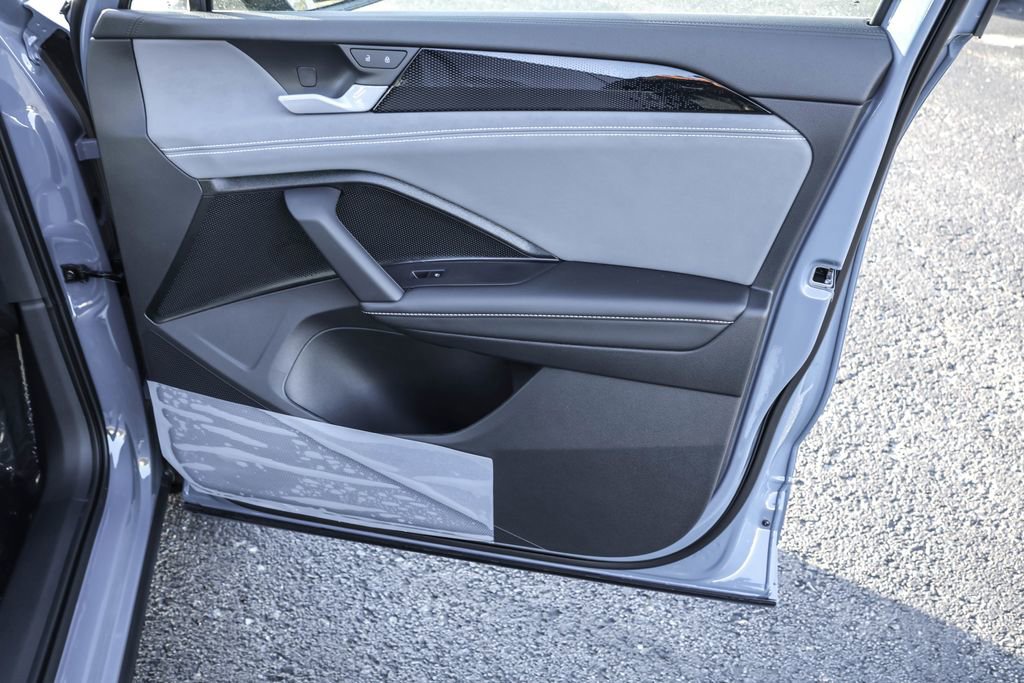 New 2026 Volkswagen Tiguan SE R-Line image 42