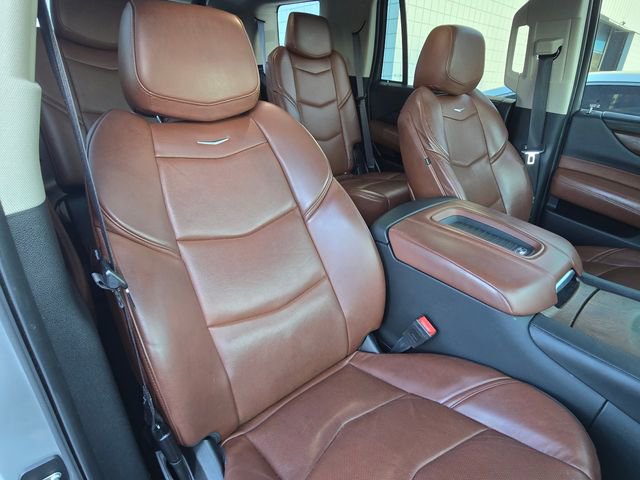 Used 2020 Cadillac Escalade Luxury image 6