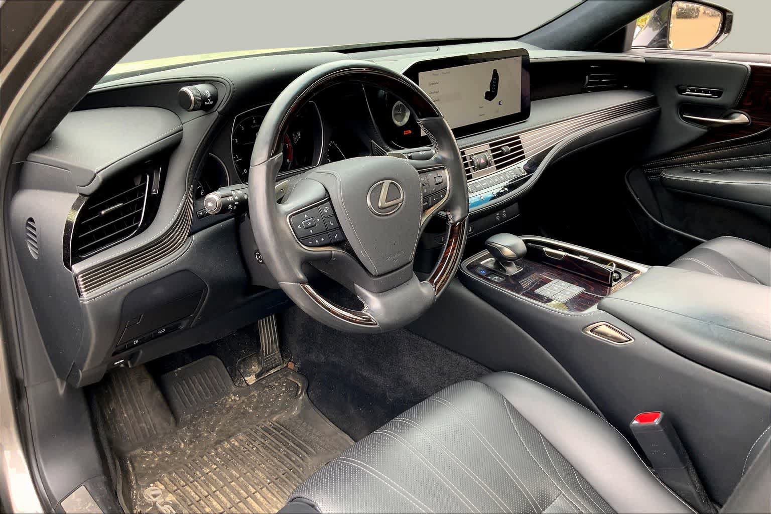Certified 2023 Lexus LS 500 AWD w/ Interior Upgrade Package image 18