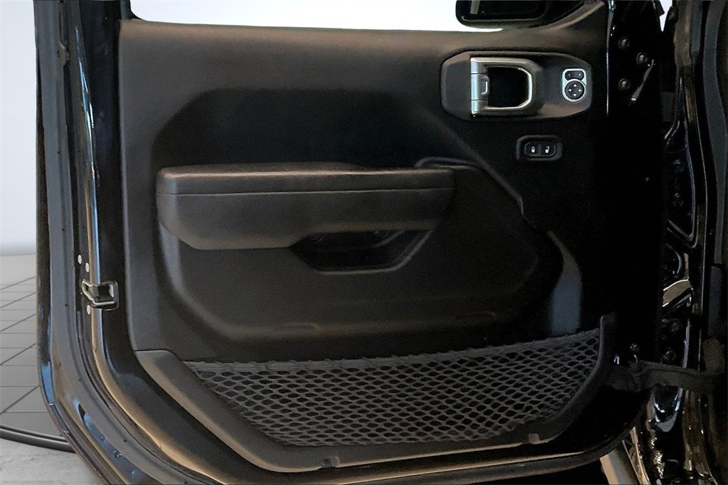 Used 2022 Jeep Gladiator Willys image 24