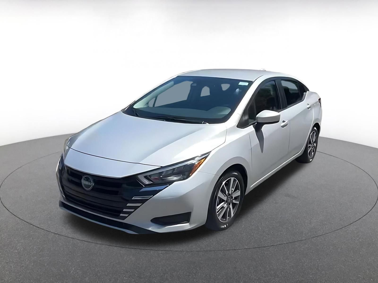 Used 2025 Nissan Versa SV FWD image 7