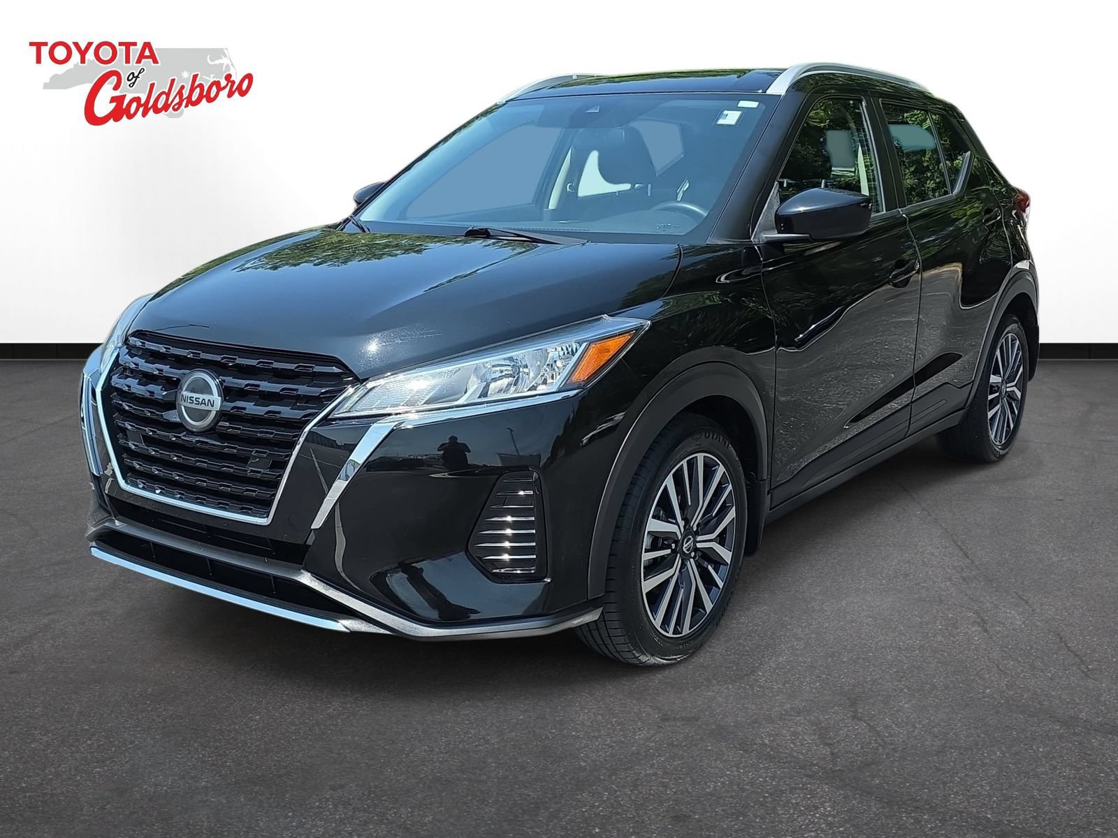 Used 2021 Nissan Kicks SV
