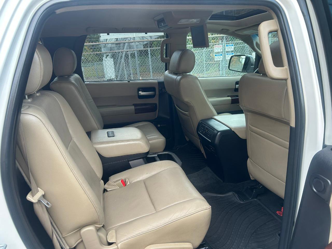 Used 2014 Toyota Sequoia Platinum w/ Preferred Accessory Package AWD/4WD image 14