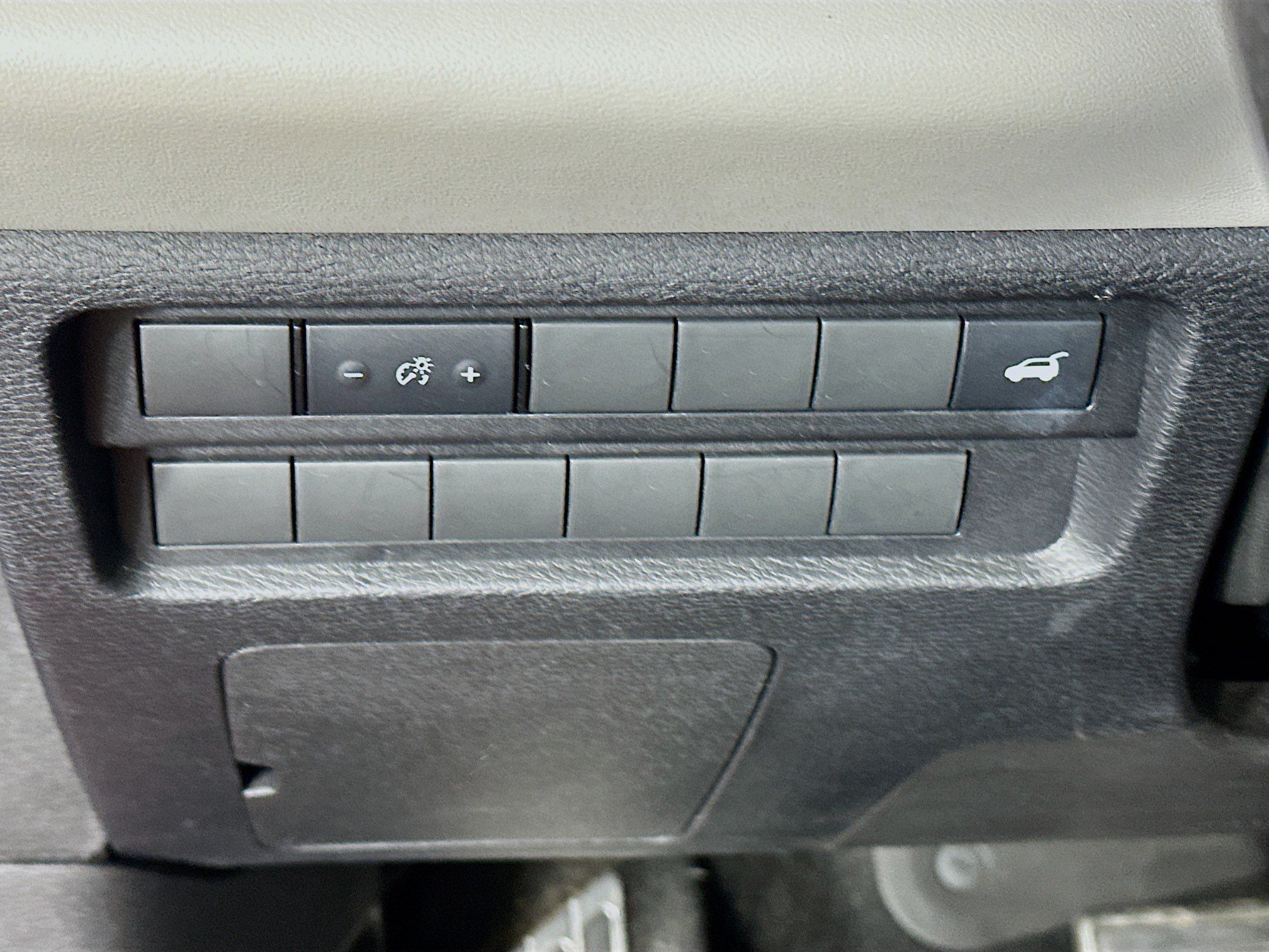Used 2025 Mitsubishi Outlander SEL AWD/4WD image 17