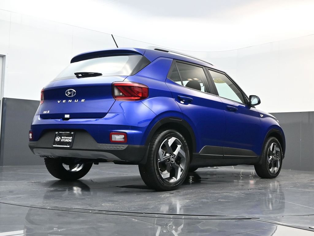 Certified 2025 Hyundai Venue SEL image 25