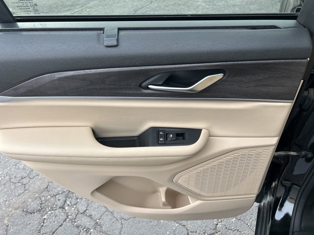 Used 2023 Jeep Grand Cherokee Limited w/ Luxury Tech Group II image 39