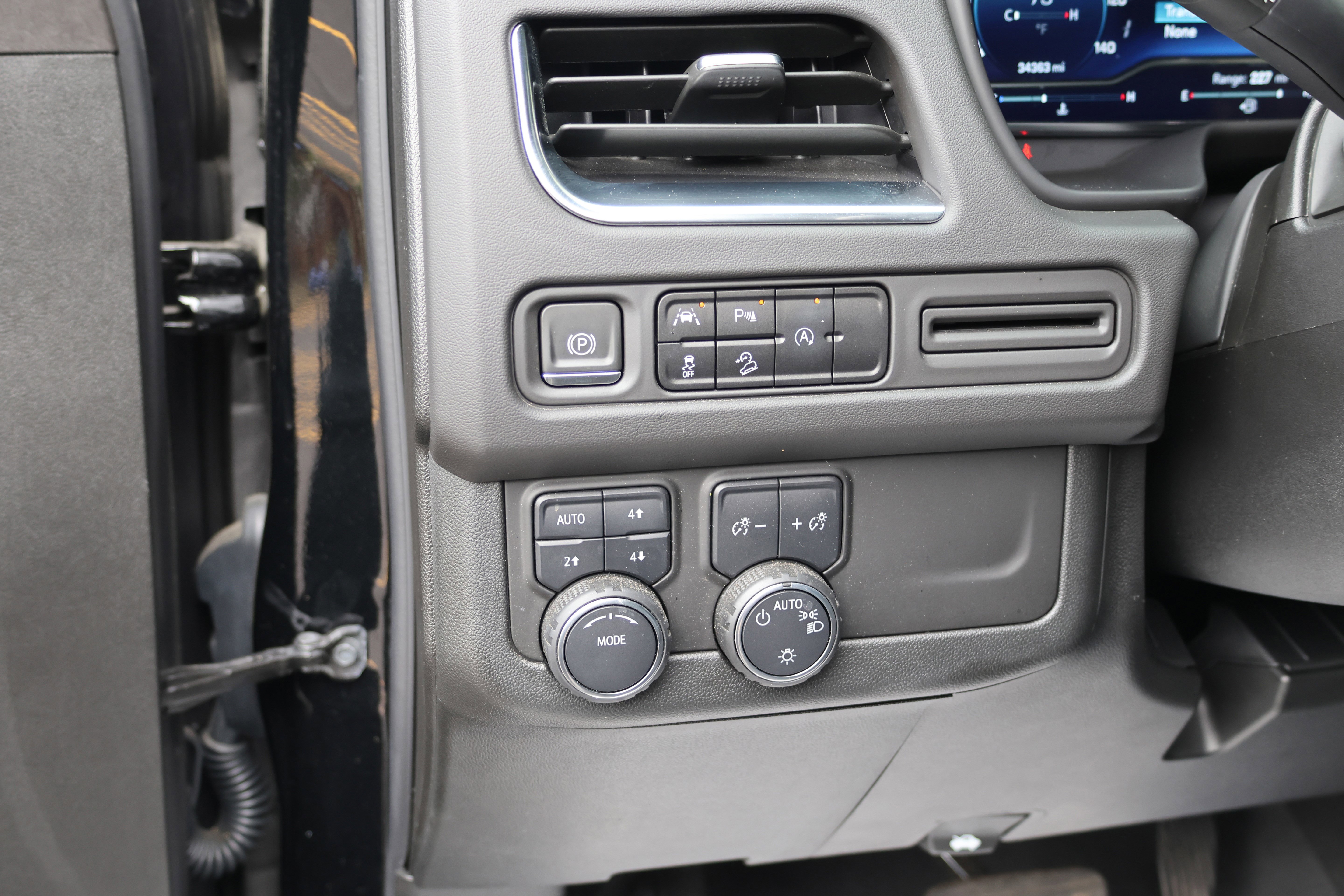 Used 2023 Chevrolet Tahoe Z71 AWD/4WD image 19