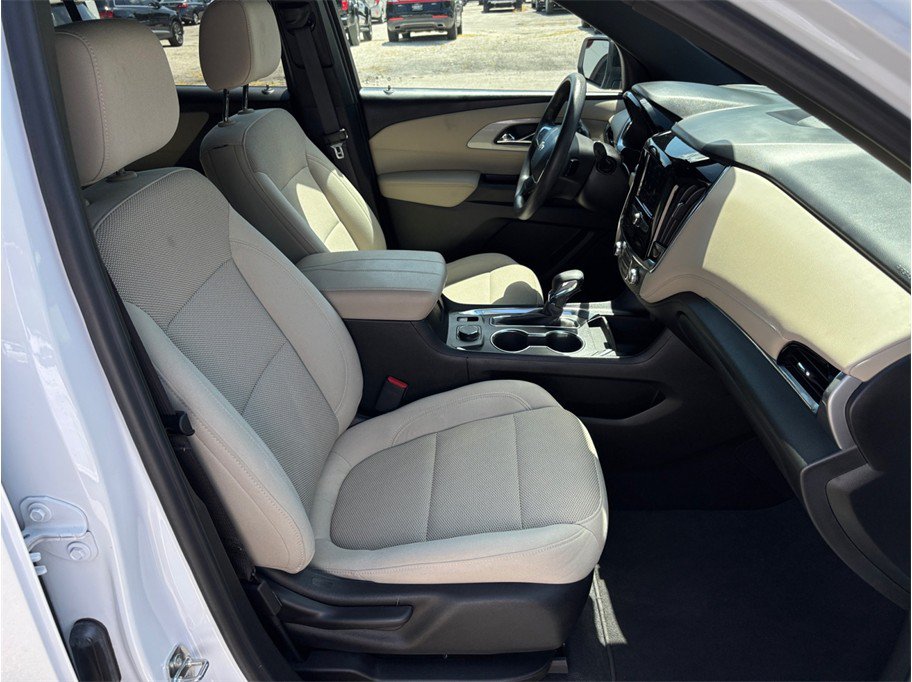Used 2023 Chevrolet Traverse LS FWD image 41