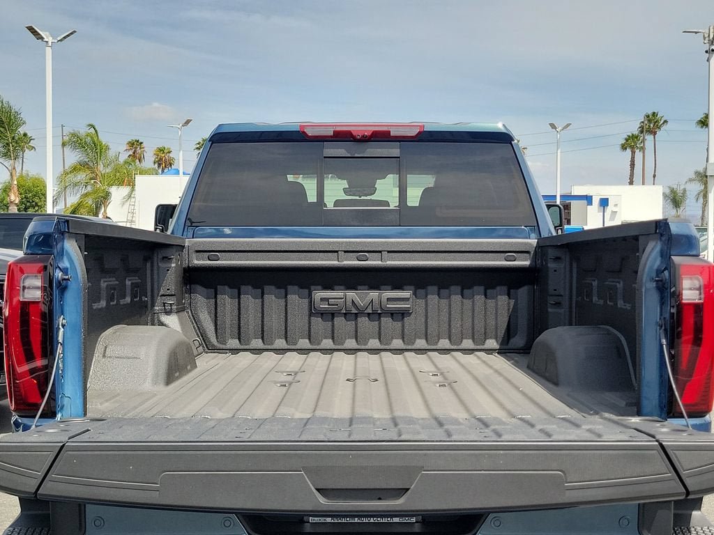 New 2026 GMC Sierra 2500 Denali w/ Denali Reserve Package AWD/4WD image 6