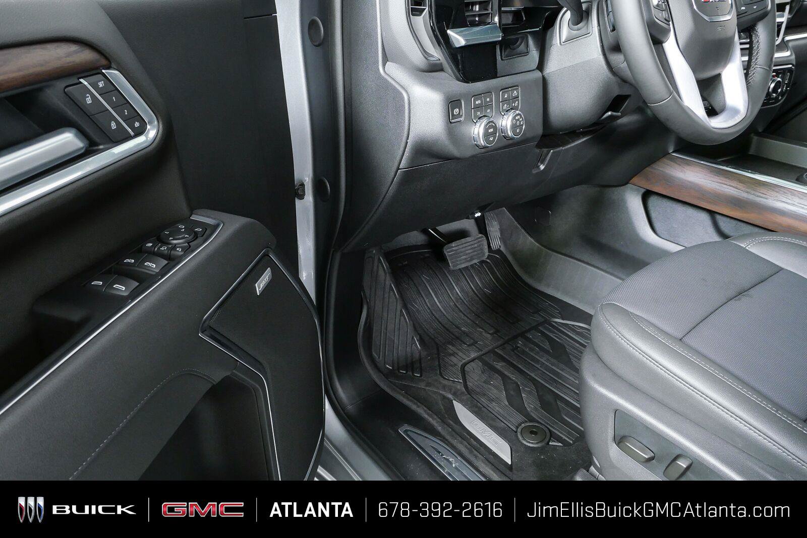 New 2026 GMC Sierra 2500 SLT w/ SLT Premium Package AWD/4WD image 9