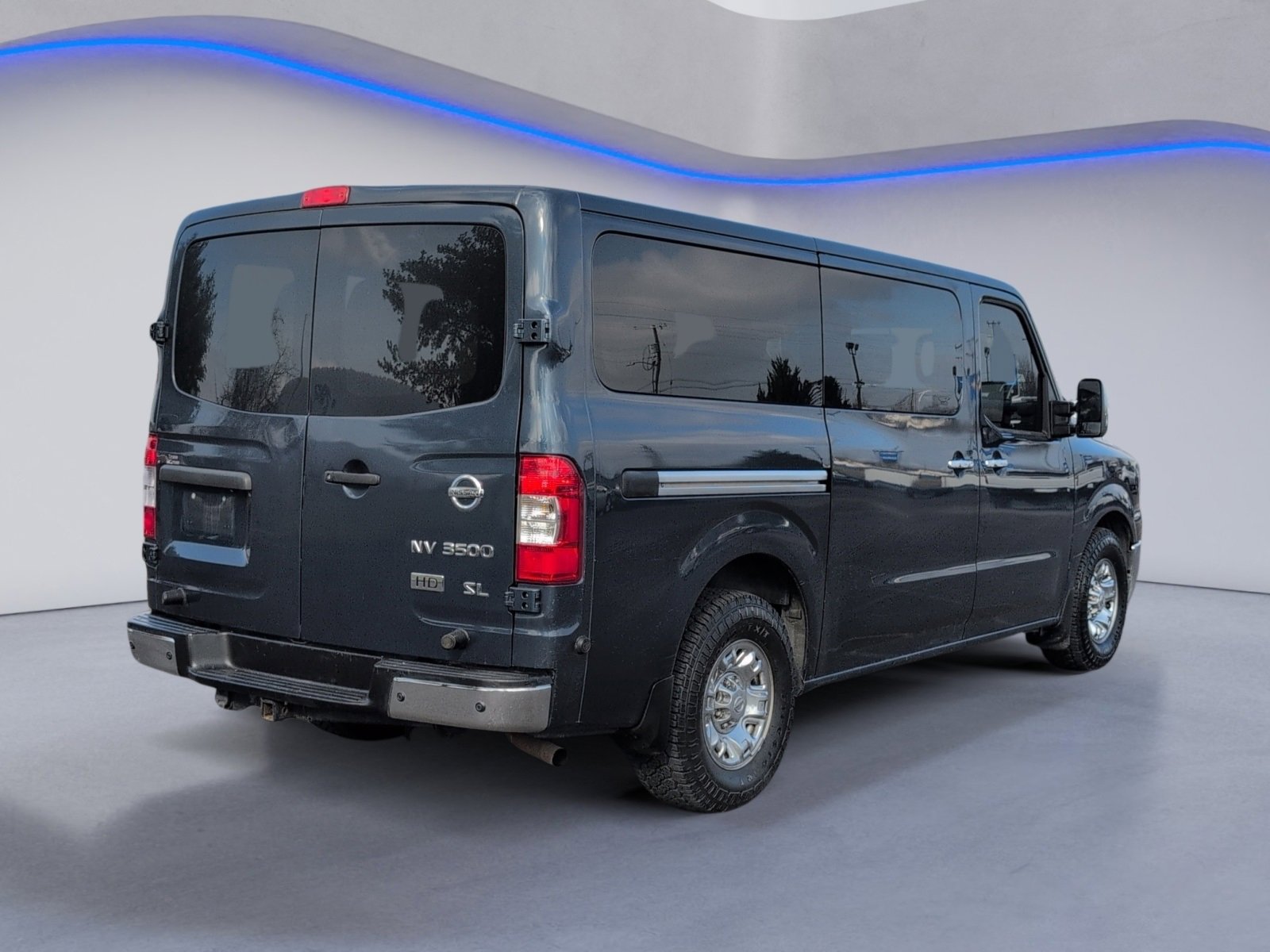 Used 2016 Nissan NV 3500 SL image 3