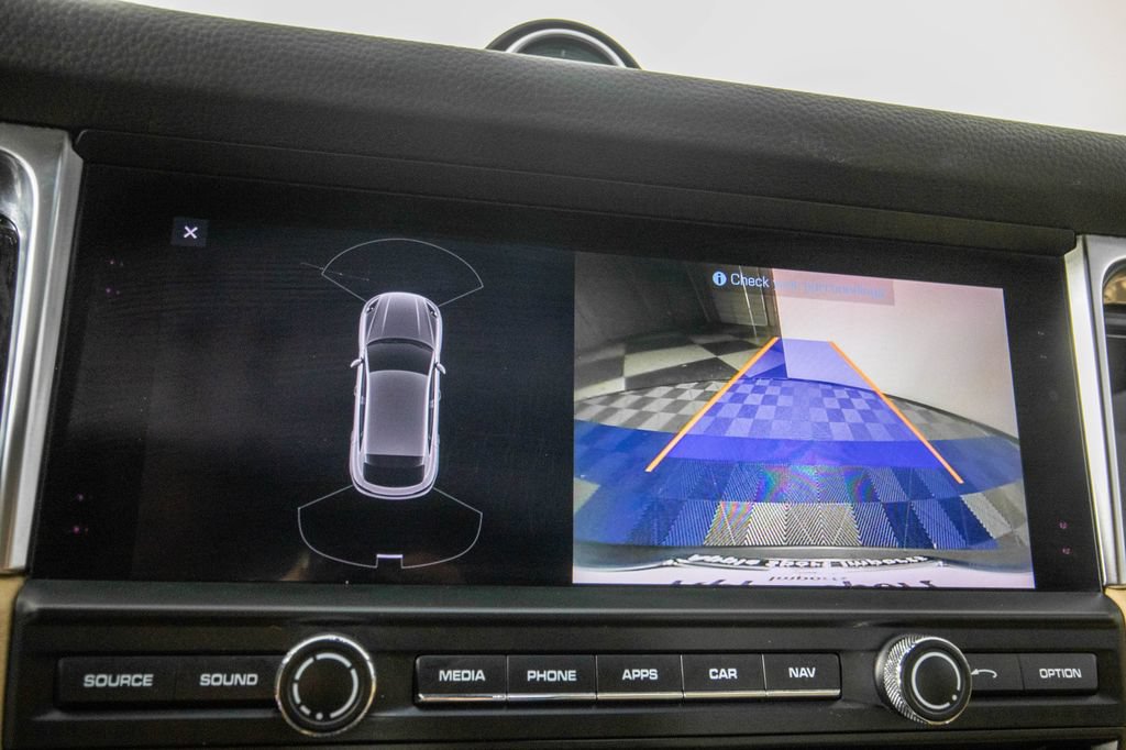 Used 2019 Porsche Macan AWD/4WD image 26