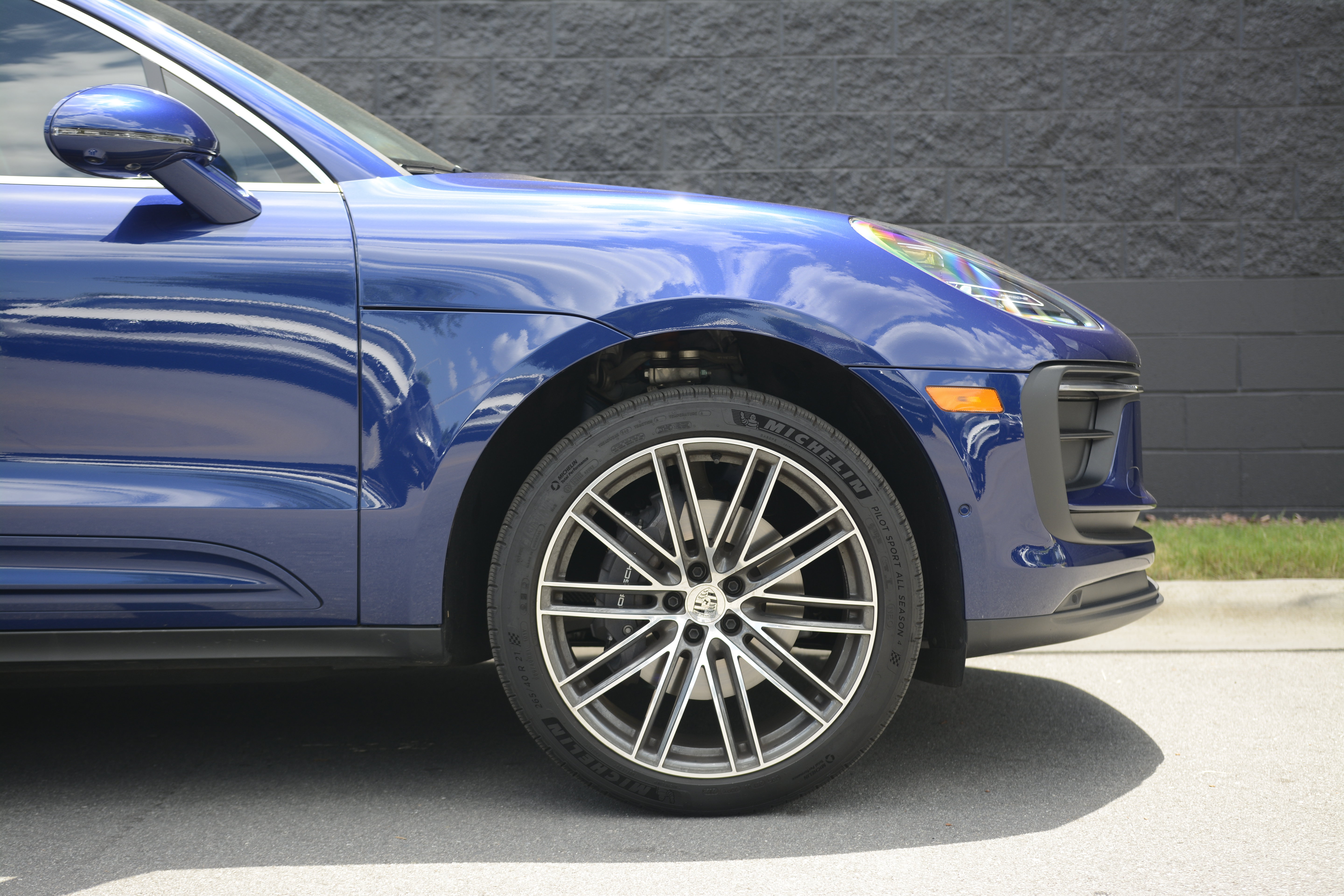 Certified 2026 Porsche Macan AWD/4WD image 42