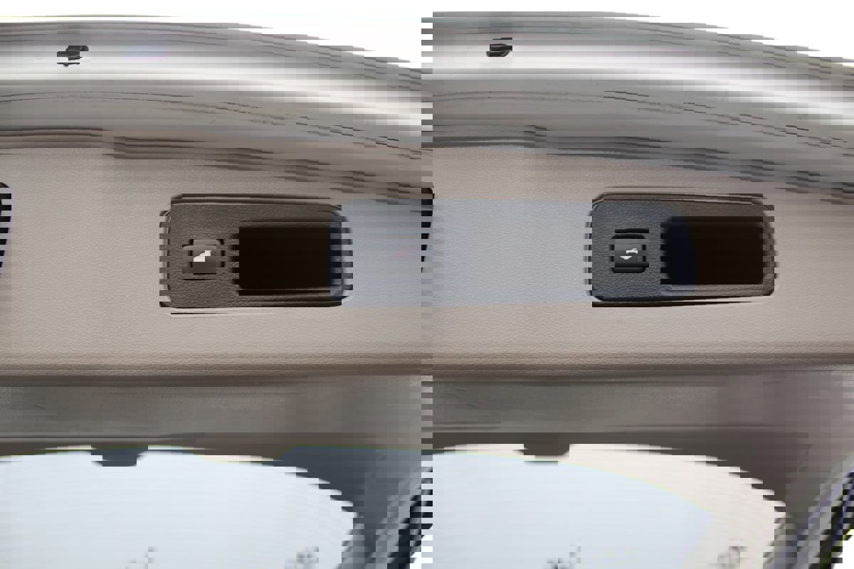 Used 2015 Honda Odyssey Touring Elite image 39