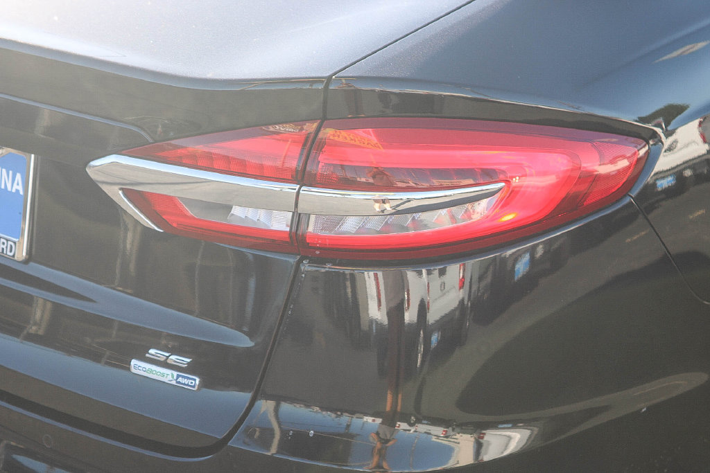 Certified 2020 Ford Fusion SE AWD/4WD image 12
