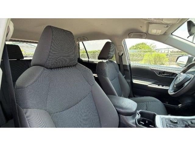 Certified 2025 Toyota RAV4 LE AWD/4WD image 39