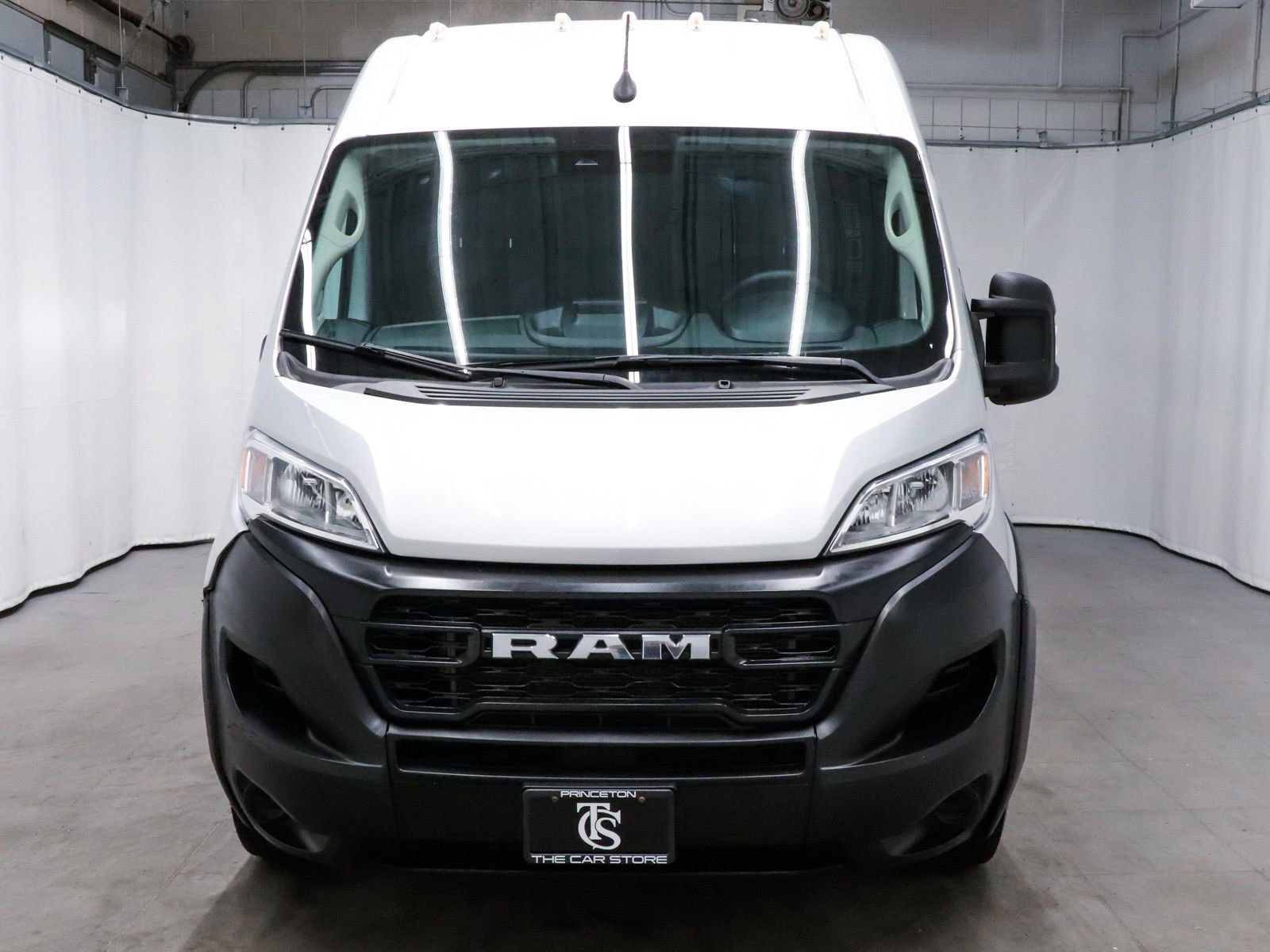 Used 2023 RAM ProMaster 2500 FWD image 2