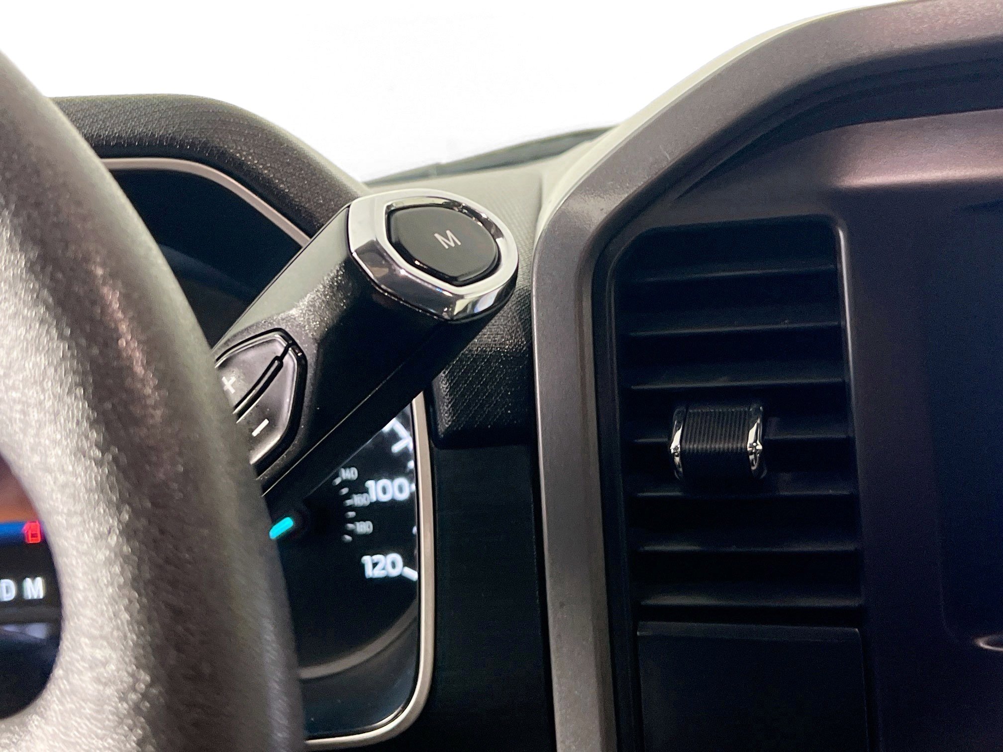 Used 2021 Ford F150 XLT image 24