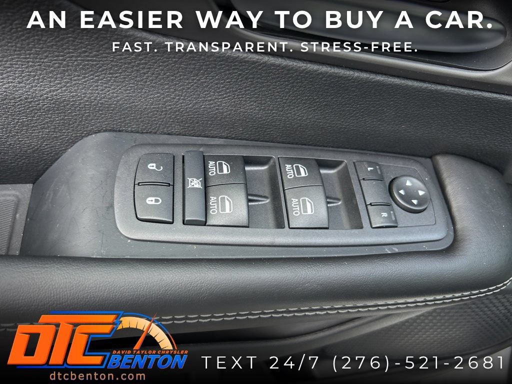 New 2027 Chrysler Pacifica Select FWD image 14