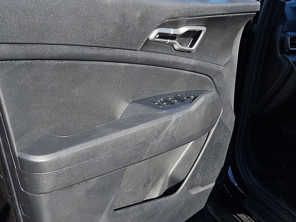 Used 2025 Kia Sportage LX image 20