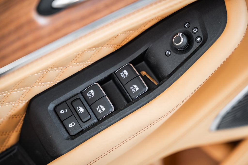 New 2025 Jeep Grand Cherokee Summit image 39